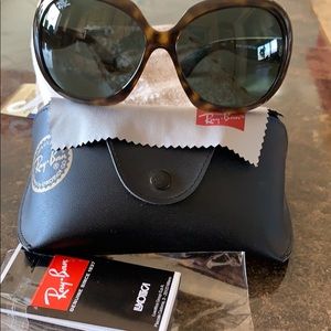 Women Ray Ban sunglasses